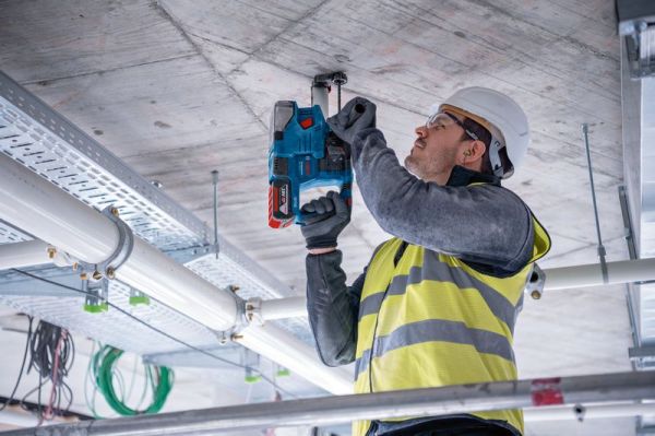 Набір із трьох акумуляторних інструментів Bosch Professional дриль-шурупокрут GSR 18V-45, перфоратор