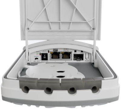 Медіаконвертер MikroTik FTC21-UPS 2xSFP 2.5G, 2xGE